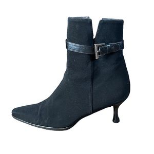 Stuart Weitzman Gore Tex black waterproof ankle booties size 7.5 M.